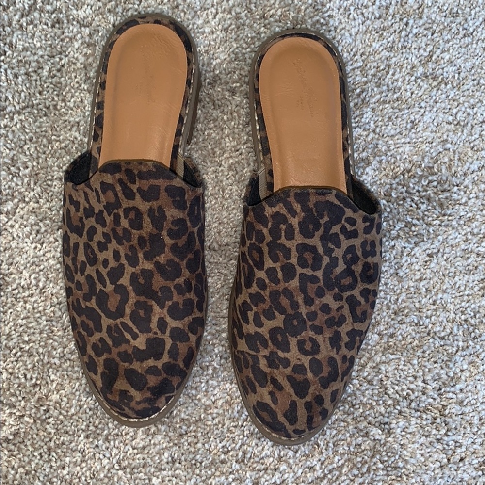 Universal Thread mules